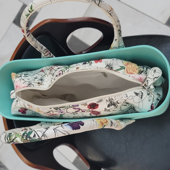 Rubber Tote Charm Bag - Picture 5 of 5